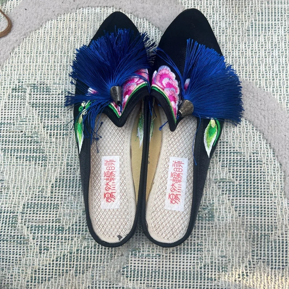 Floral Embroidery Tassel Women's Velvet Slippers Pointed Toe Comfort Slides - Picture 1 of 7
